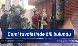 Cami tuvaletinde ölü bulundu