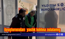 Uyuşturucuları  yastık kılıfına zulalamış