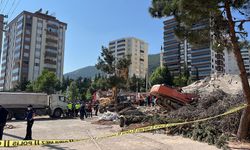 Yıkım Faciası: İş Makinesi Operatörü Enkaz Altında Kaldı