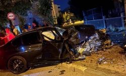 Otomobil Ağaca Girdi: 1 Ölü 1 Yaralı