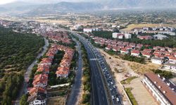Tatilcilerinin Uzun Araç Kuyruğu Dronla Görüntülendi