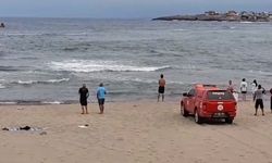 Deniz Yasağına Rağmen Girdiler: 2 Kurtarıldı, 1 Kişi Halen Kayıp
