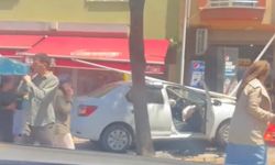 Kontrolden Çıkan Otomobil Bakkala Daldı!