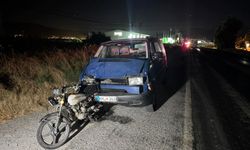 Plakasız Motosiklete Minibüs Çarptı: 3 Yaralı Hastaneye Kaldırıldı