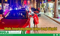 Minik Fenerbahçeliden Valiye Sevgi Sürprizi
