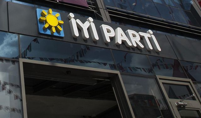 İYİ Parti'de deprem! O isim istifa etti