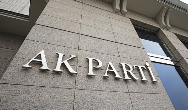 AK Parti’de flaş istifa