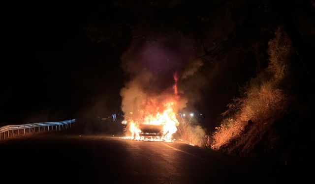 Marmaris’te otomobil alev topuna döndü