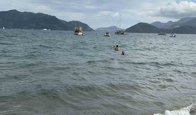 Marmaris'te Sonbahar Sürprizi: Yağmur Altında Tatil Keyfi