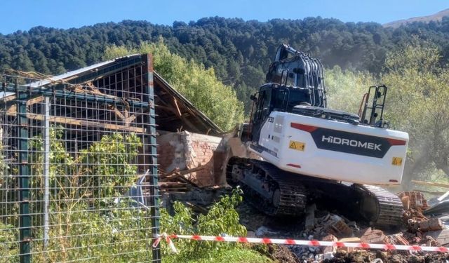 Fethiye'deki meraya 25 kaçak bina yapmışlar!