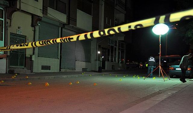 Muğla'da Kamyonet ile Motosiklet Kafa Kafaya Çarpıştı