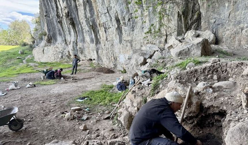 Anadolu’nun En Eski İskeletleri Seydikemer Girmeler’de Ortaya Çıkarıldı