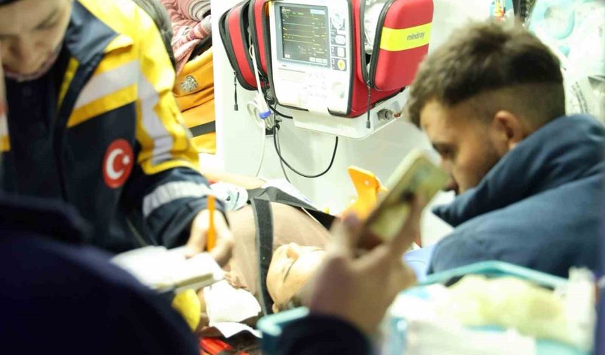 Alkollü ve Ehliyetsiz Kadın Sürücü Şarampole Uçtu
