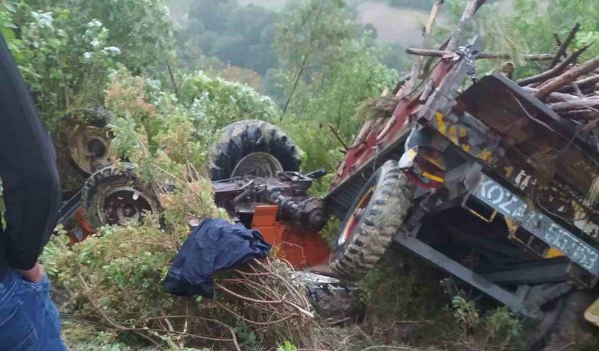 Devrilen Traktörün Sürücüsü Hayatını Kaybetti