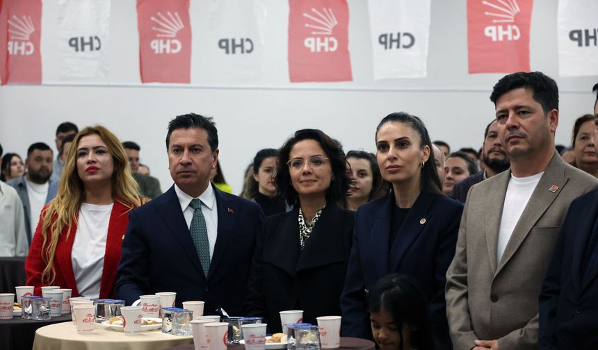 CHP’de 19 Mayıs Coşkusu: Genç Üyelere Rozet Töreni