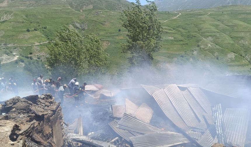 Alevler Arasında Kalan 14 Yaşındaki Çocuk Kurtarılamadı