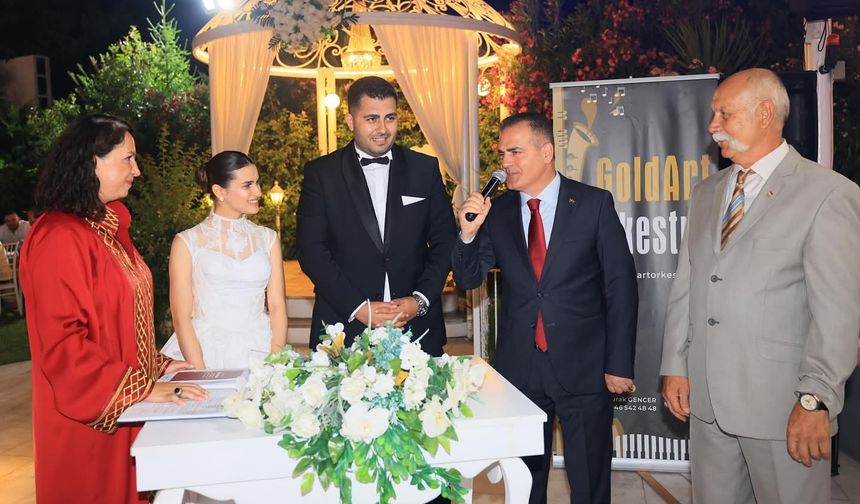 İdris Akbıyık, Ökten Çiftinin Mutlu Gününe Şahitlik Etti