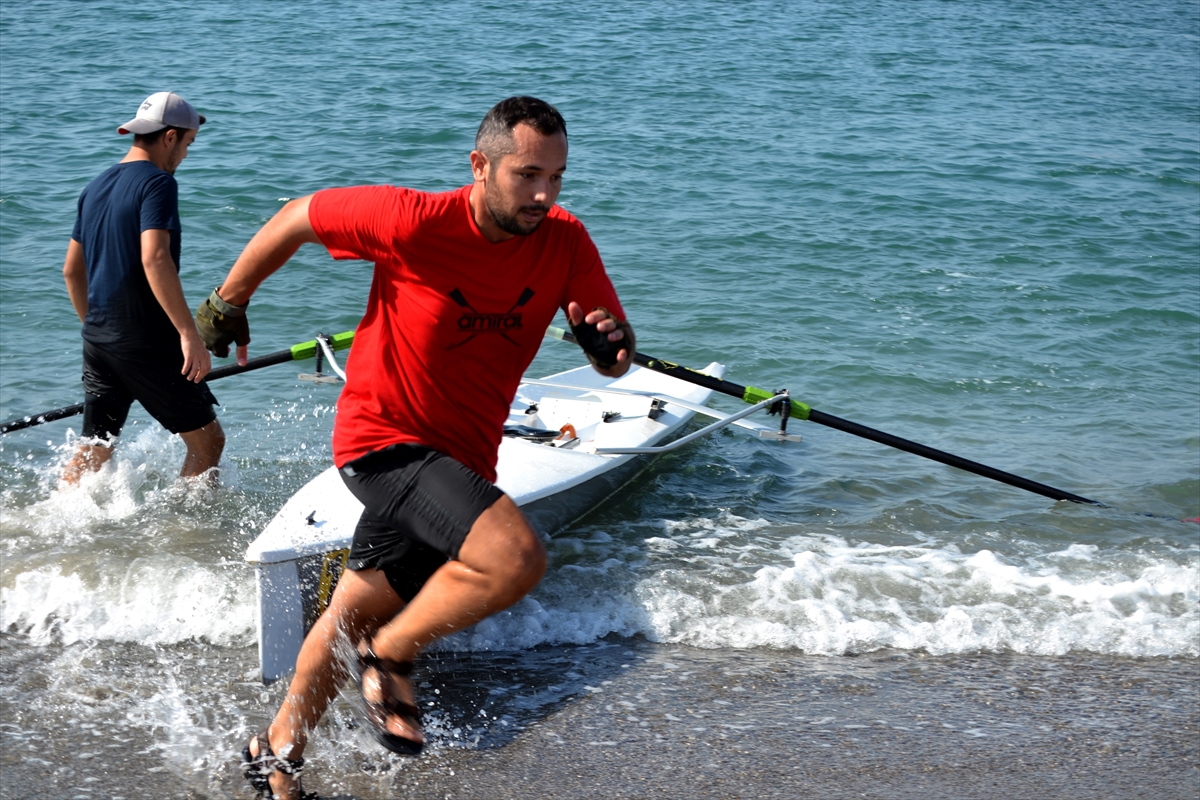 aa-20231014-32404053-32404050-rowing-beach-kurek-sprint-yarisi-fethiyede-basladi.jpg