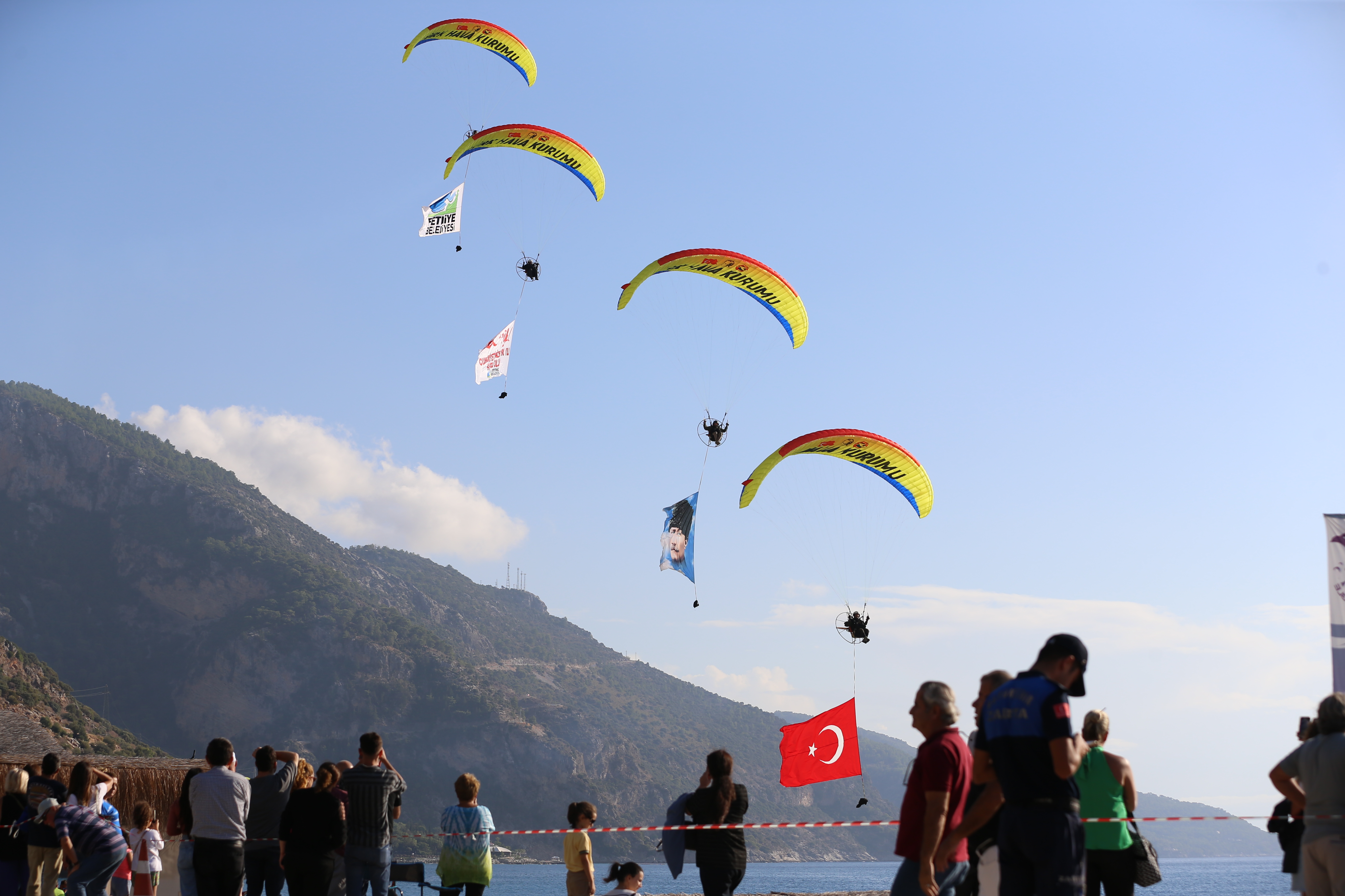 aa-20231018-32446397-32446385-fethiyede-23-uluslararasi-oludeniz-hava-oyunlari-festivali-basladi.jpg