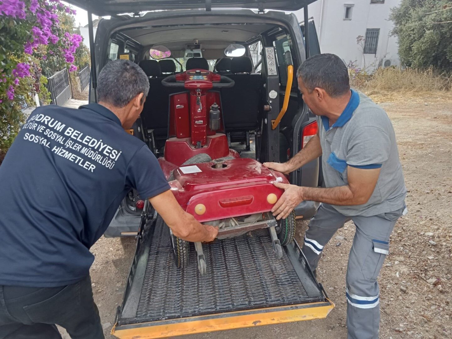 Bodrum Belediyesi Belediyeden Akülü Sandalye Bakim Onarim Desteği (7)